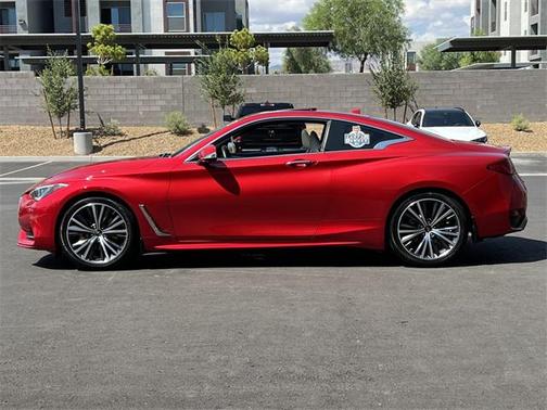 2022 INFINITI Q60 LUXE