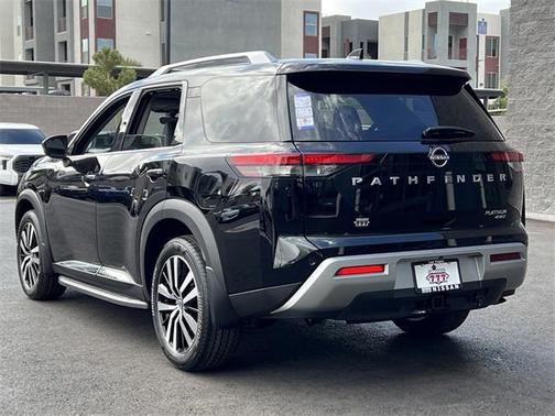2025 Nissan Pathfinder Platinum 4WD