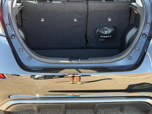 Super Black 2025 Nissan Leaf S