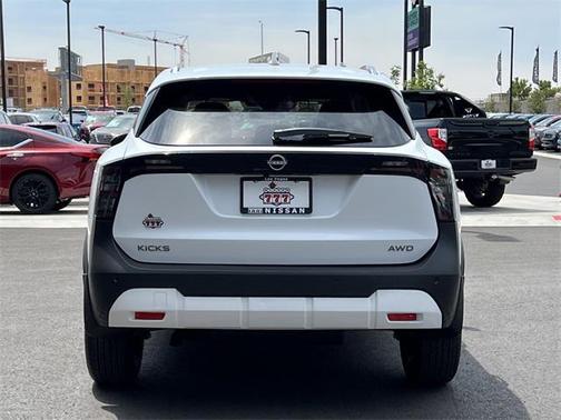 2025 Nissan Kicks SV