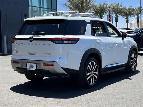 2025 Nissan Pathfinder Platinum 4WD