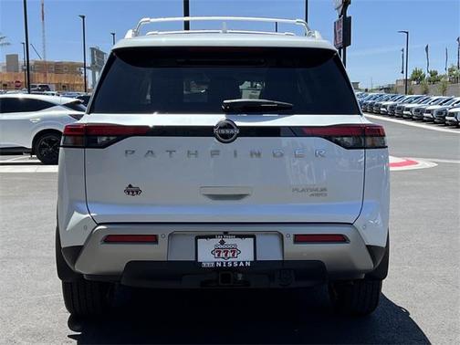 2025 Nissan Pathfinder Platinum 4WD