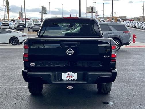 2025 Nissan Frontier SV