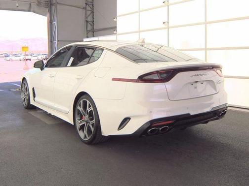 2019 Kia Stinger GT2
