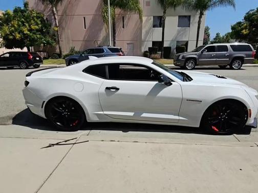 2021 Chevrolet Camaro RWD Coupe LT1