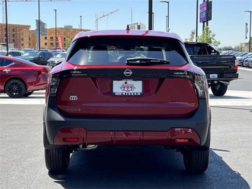 2025 Nissan Kicks SV