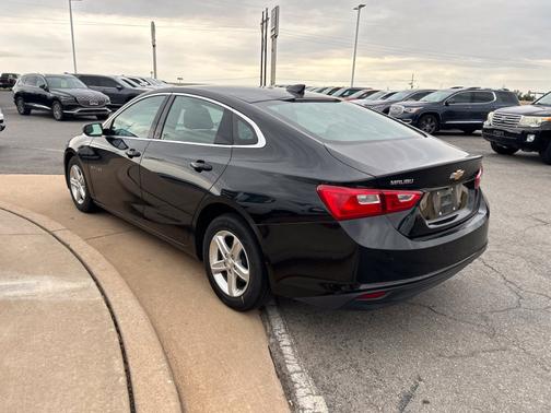 Mosaic Black Metallic 2024 Chevrolet Malibu 1LT