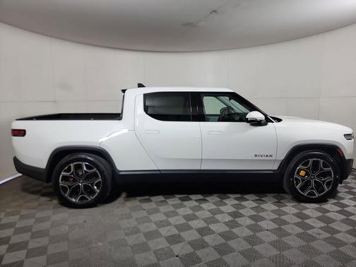 Glacier White paint 2025 Rivian R1T Ascend Tri Motor Max Pack
