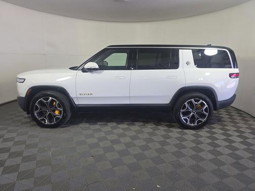 2023 Rivian R1S Adventure