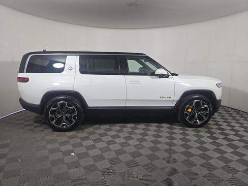 2023 Rivian R1S Adventure