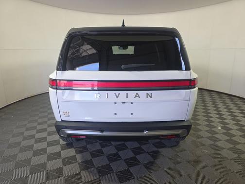 2023 Rivian R1S Adventure