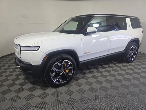 2023 Rivian R1S Adventure