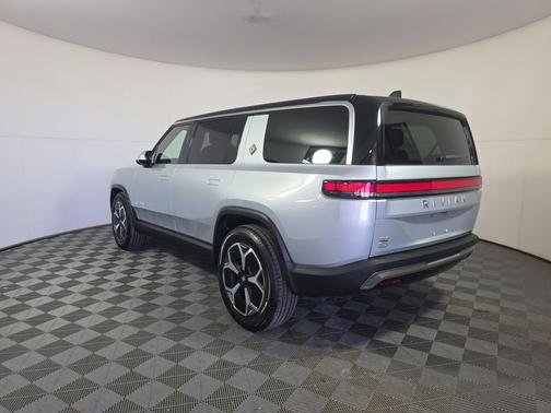 2024 Rivian R1S Adventure Package