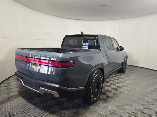 2025 Rivian R1T Ascend trim