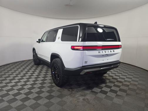 2024 Rivian R1S Adventure Package