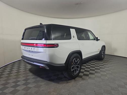 2022 Rivian R1S Launch Edition