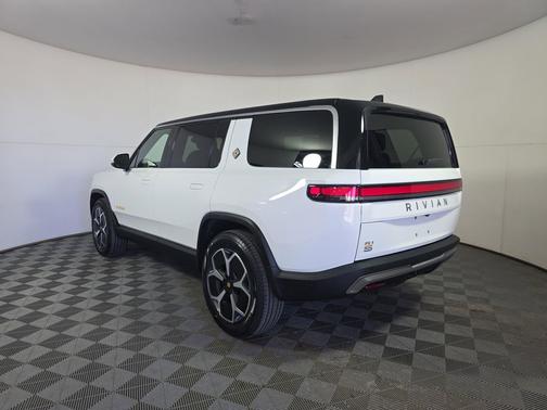 2023 Rivian R1S Adventure