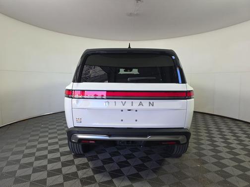 2023 Rivian R1S Adventure