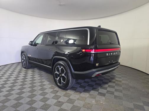 2023 Rivian R1S Adventure