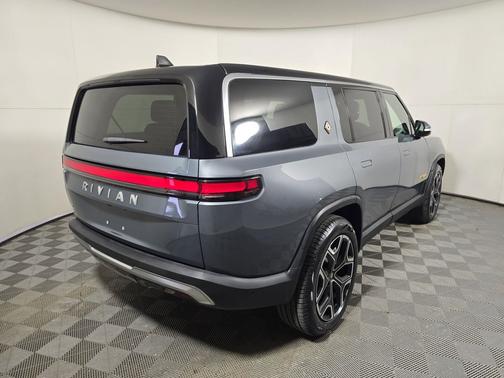 2023 Rivian R1S Adventure