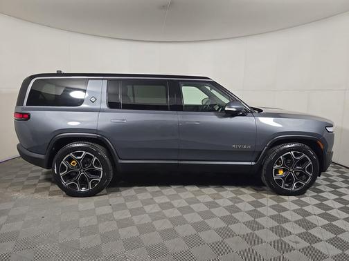 2023 Rivian R1S Adventure