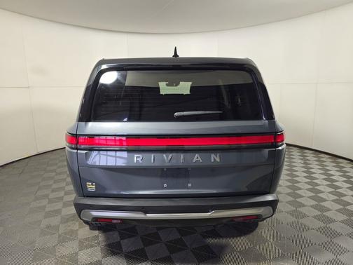 2023 Rivian R1S Adventure