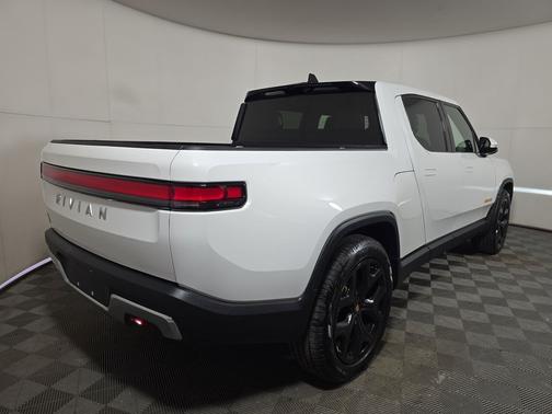 2022 Rivian R1T Adventure
