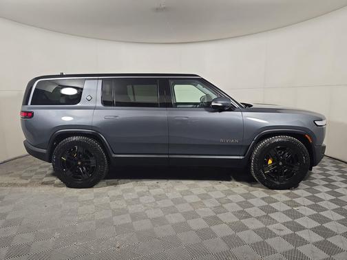 2023 Rivian R1S Adventure