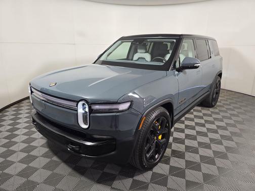 2025 Rivian R1S Ascend trim
