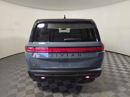 2025 Rivian R1S Ascend trim