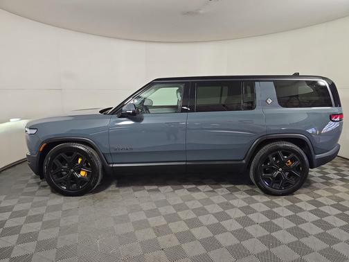 2025 Rivian R1S Ascend trim