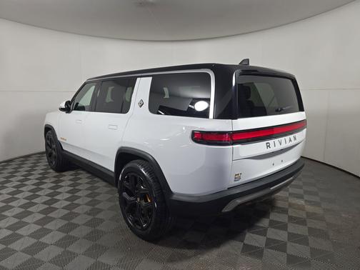 2023 Rivian R1S Adventure
