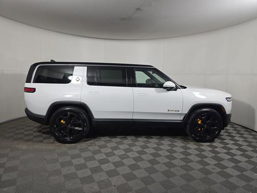 2023 Rivian R1S Adventure