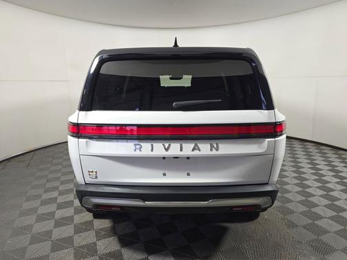 2023 Rivian R1S Adventure