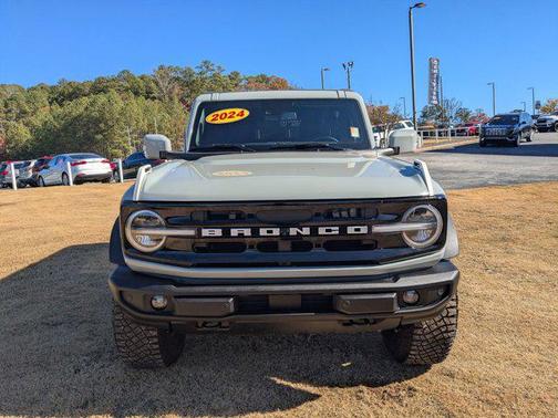 2024 Ford Bronco Outer Banks