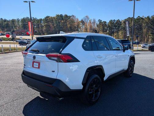 2024 Toyota RAV4 LE