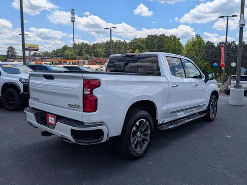 Iridescent Pearl Tricoat 2023 Chevrolet Silverado 1500 High Country