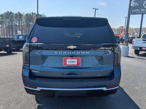 2025 Chevrolet Suburban LT