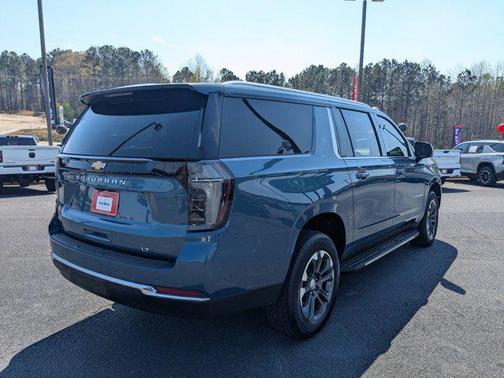 2025 Chevrolet Suburban LT