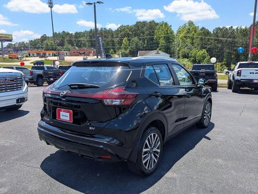 Super Black 2024 Nissan Kicks SV