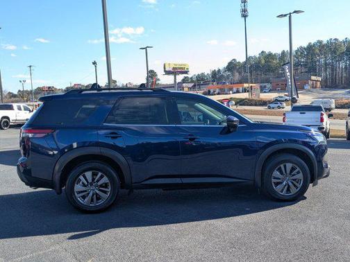 2022 Nissan Pathfinder SV 4WD