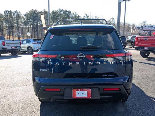 2022 Nissan Pathfinder SV 4WD