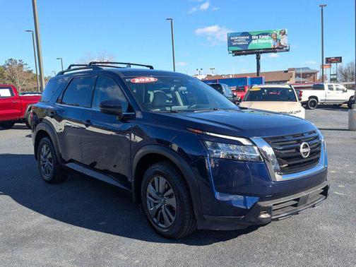 2022 Nissan Pathfinder SV 4WD