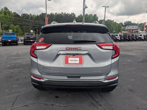 Sterling Metallic 2023 GMC Terrain SLT