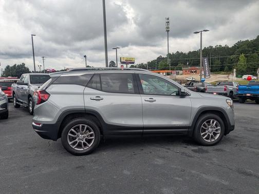 Sterling Metallic 2023 GMC Terrain SLT