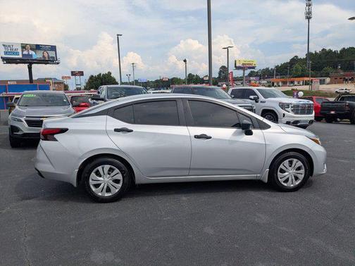 Brilliant Silver Metallic 2024 Nissan Versa 1.6 S