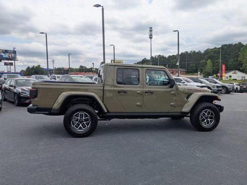 41 2025 Jeep Gladiator Rubicon