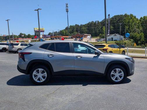 Sterling Gray Metallic 2024 Chevrolet Trax LS