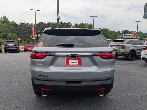 Sterling Gray Metallic 2023 Chevrolet Traverse RS