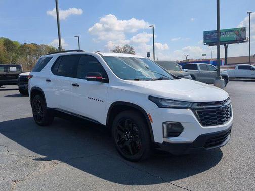 Summit White 2022 Chevrolet Traverse Premier